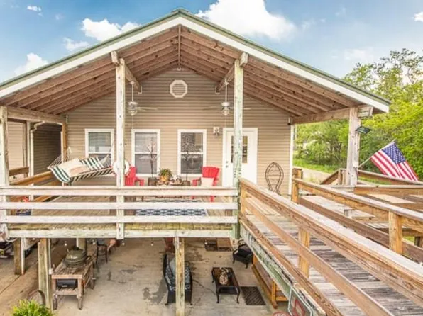 32783 Cypress Dr, Springfield, LA 70462