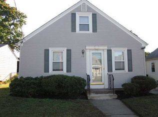 38 Invernia Rd, Cranston, RI 02920