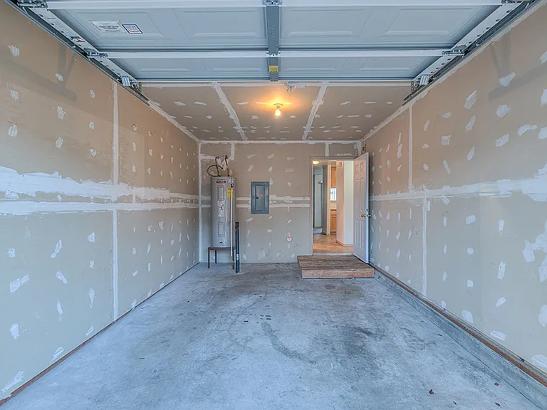 Highly sought after 1,2,3-bedroom flat and townhome apartments — Photo 21