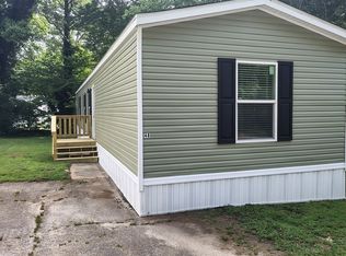 46 Poole Cir, Ellenwood, GA 30294
