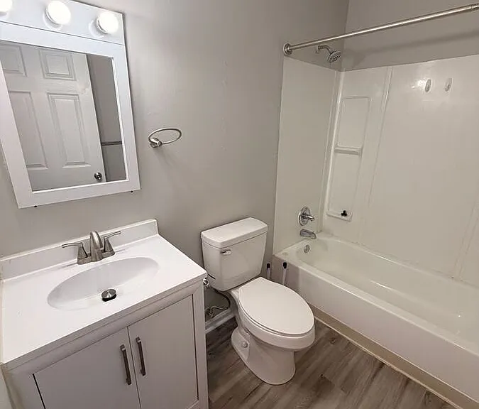 233 Green St — Photo 5