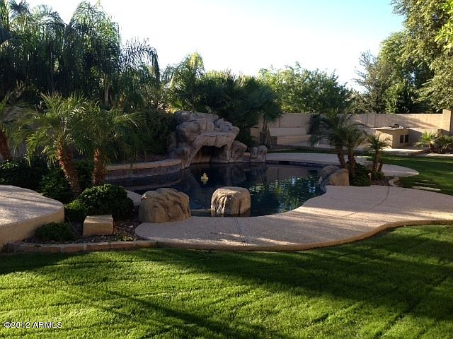 2nd image of 1624 N Loma Vista Cir