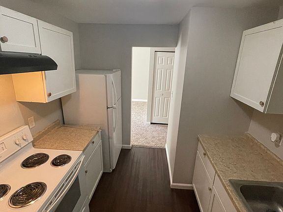 5th image of 3834 Ireland Dr