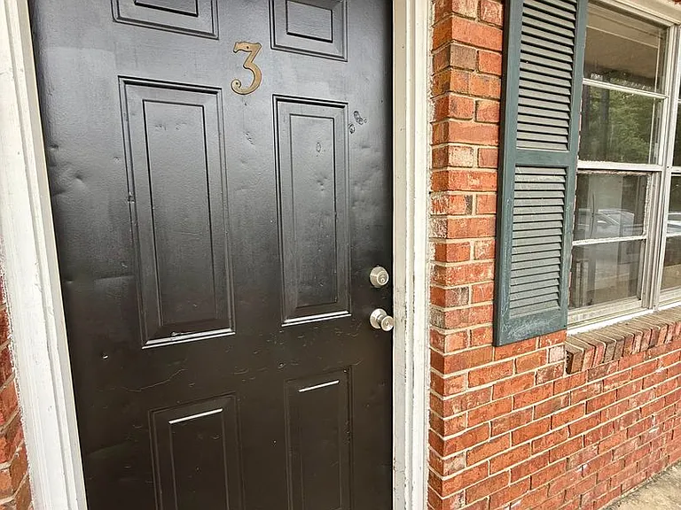 11 Loring Dr #3 — Photo 2