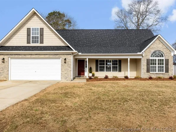 275 Seabiscuit Dr, Raeford, NC 28376