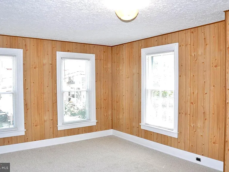 33 W Forrest Ave — Photo 15
