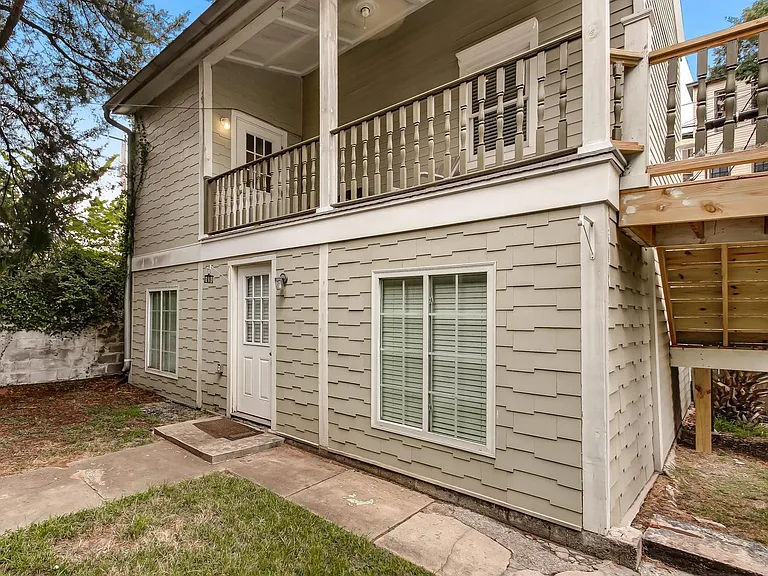 214 E Gwinnett St #2 — Photo 2