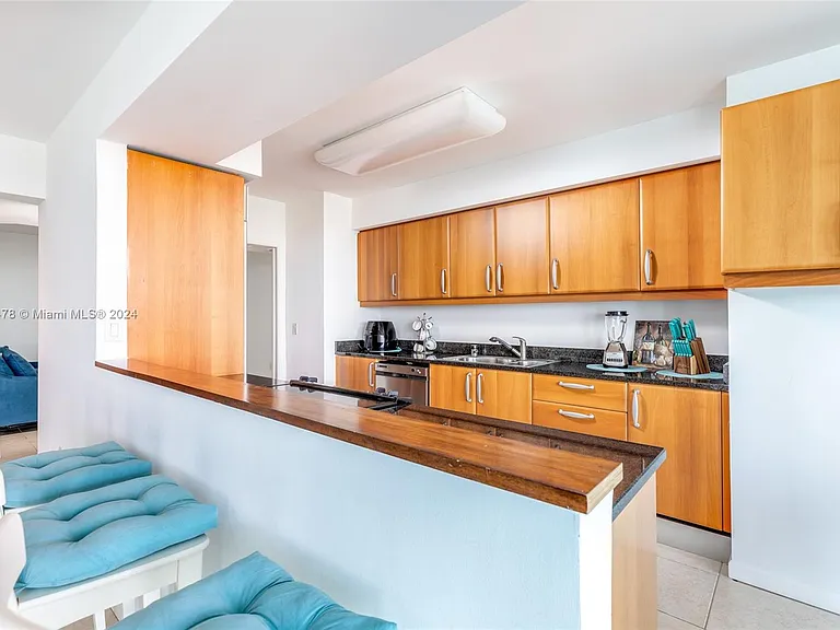 16500 Collins Ave #655 — Photo 3