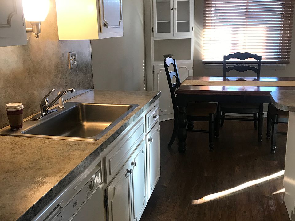 1st image of 215 Riviera Dr
