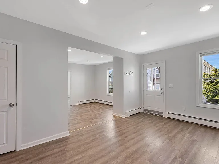 19 Maple Ave #19A — Photo 1