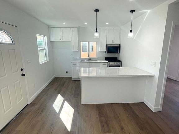 3rd image of 231 E Hullett St #231A