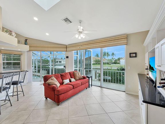 5th image of 353 Grapewood Ct
