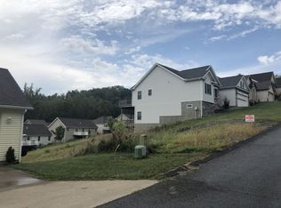 426 Arabela Ct, Morgantown, WV 26508