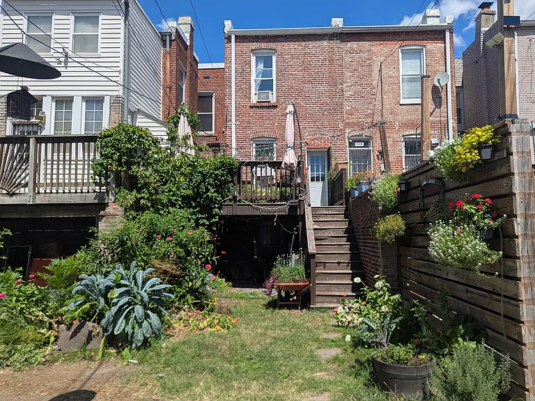 313 K St NE — Photo 25