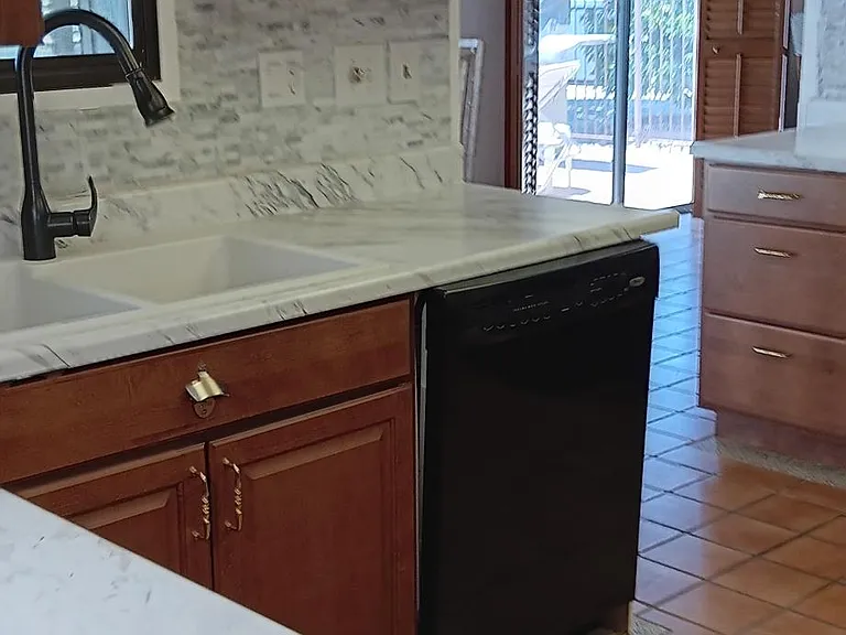 Kitchen to Arizona Room