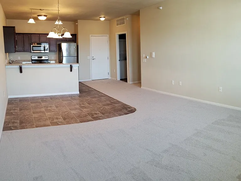 Highland Shores Apartments — Photo 25