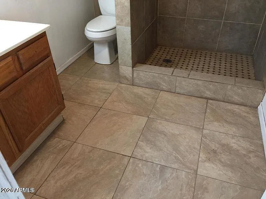 3 bed, 950 sqft, $1,499 — Photo 2