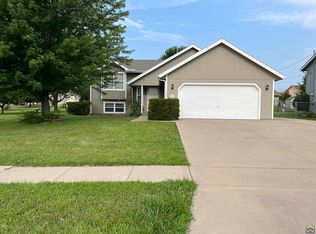 2437 SW Romar Rd, Topeka, KS 66614