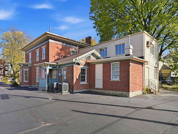 3rd image of 607 E Charles St