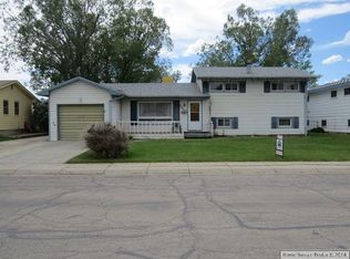 665 N 10th St, Lander, WY 82520
