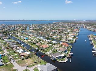 5218 Skylark Ct, Cape Coral, FL 33904