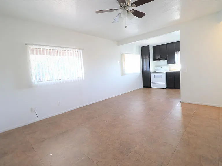 7122 N 48th Ave — Photo 1