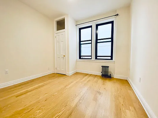 Rented by EXR | media 9