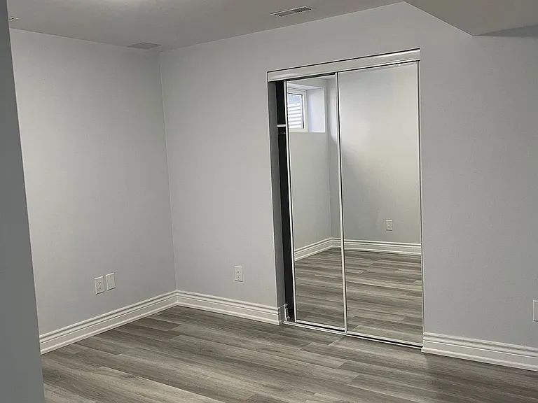 272 Cornell Park Ave #BASEMENT — Photo 8