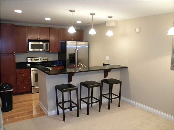 2nd image of 350 N Meridian St Unit 506