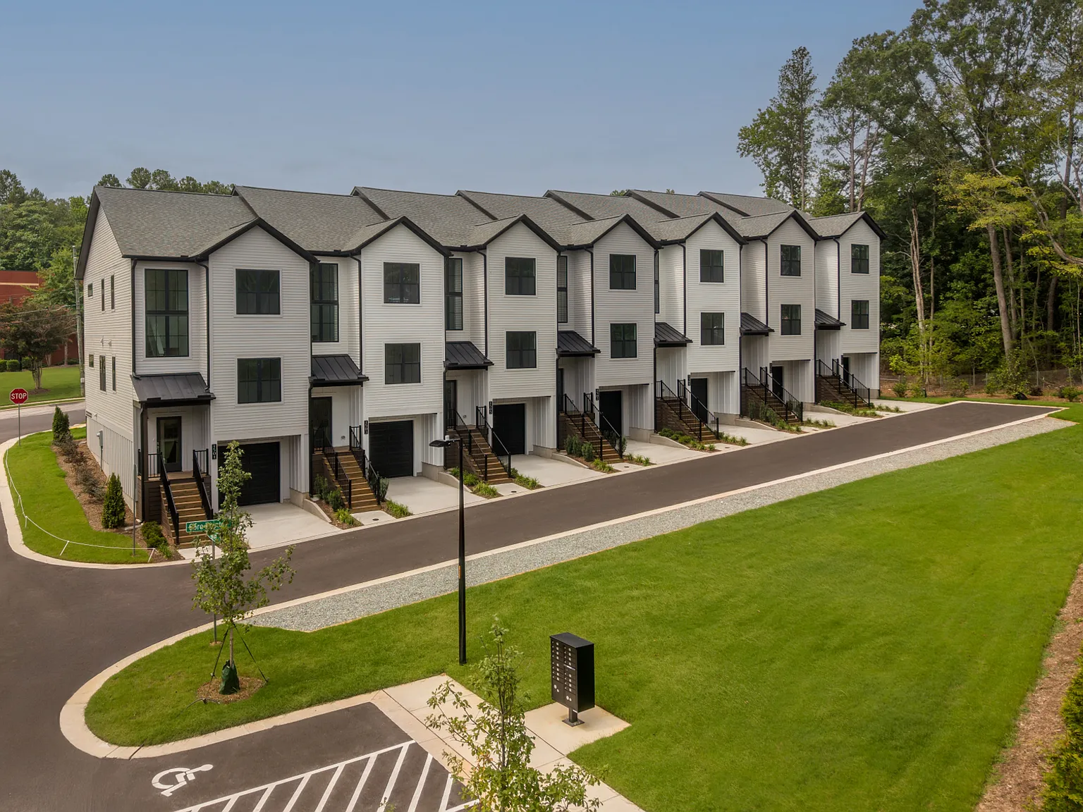 Proximity Pointe Luxury Townhomes — Photo 4