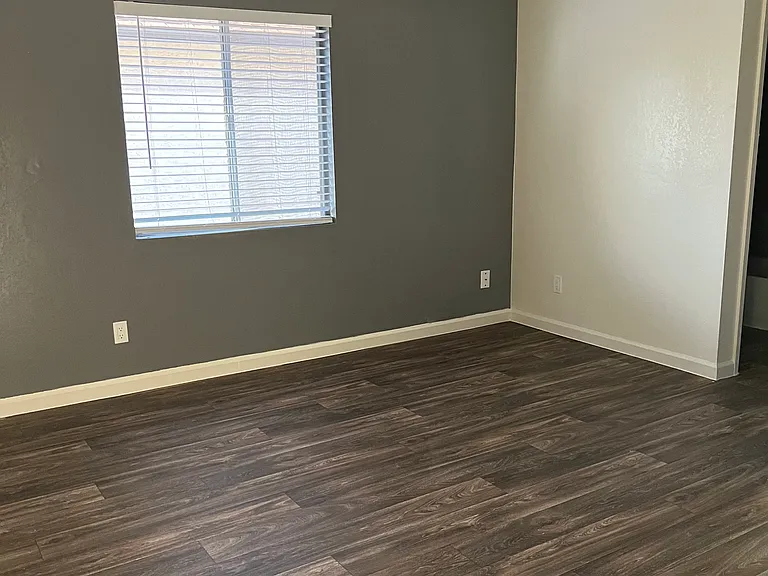 2344 W Devonshire Ave #103D — Photo 6