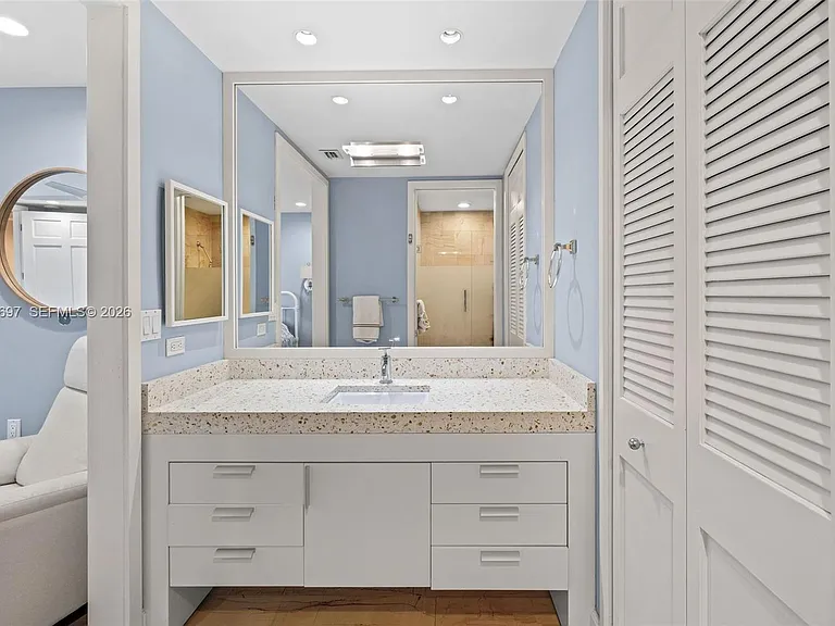5245 Fisher Island Dr #5245 — Photo 37