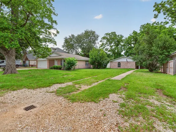 418 Texas St, Tomball, TX 77375