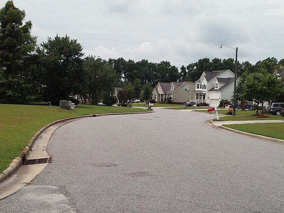 5th image of 506 Ambleside Dr
