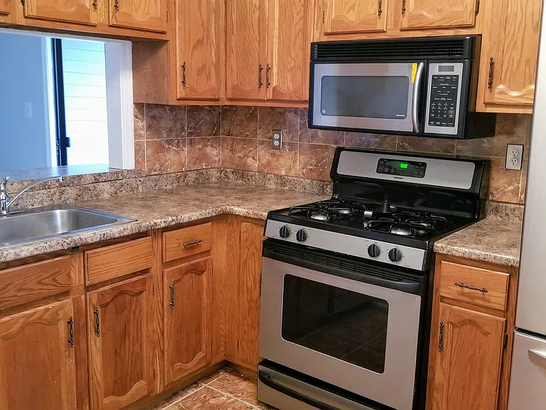 1910 Woodbridge Commons Way — Photo 5