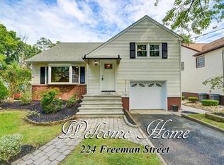 224 Freeman St, Woodbridge, NJ 07095