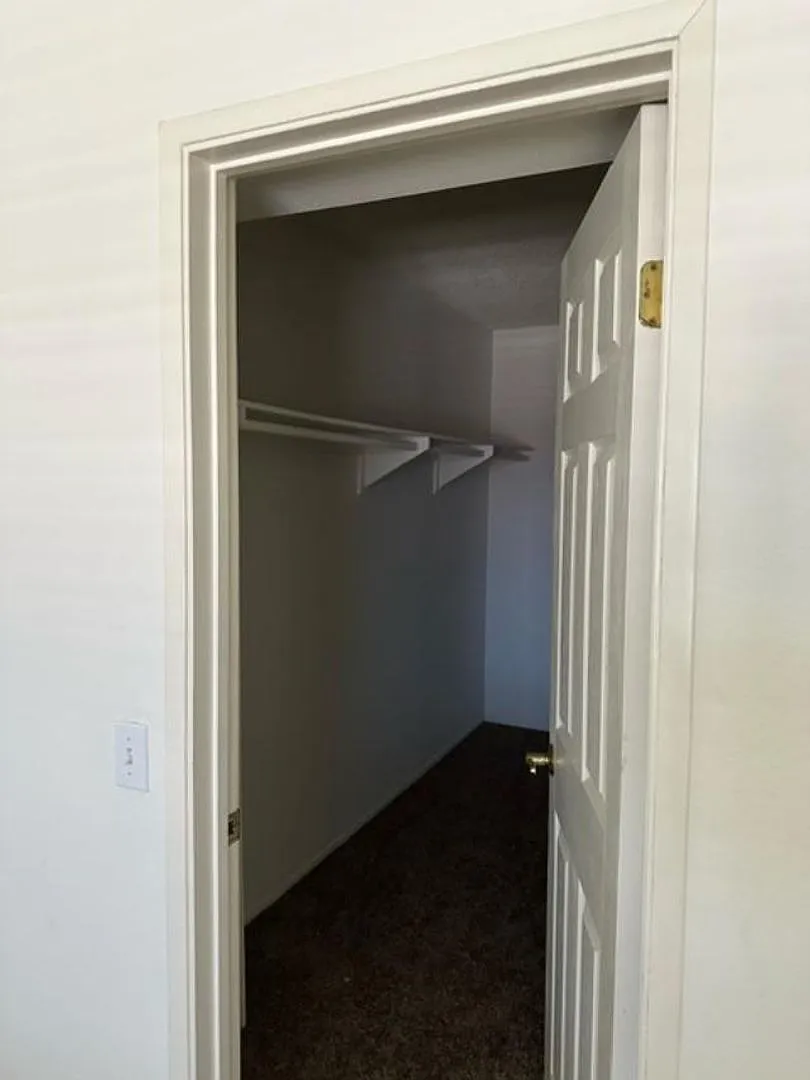Torrance Condo Ponderosa West! 1 Bedroom 1 Bath For Lease — Photo 2