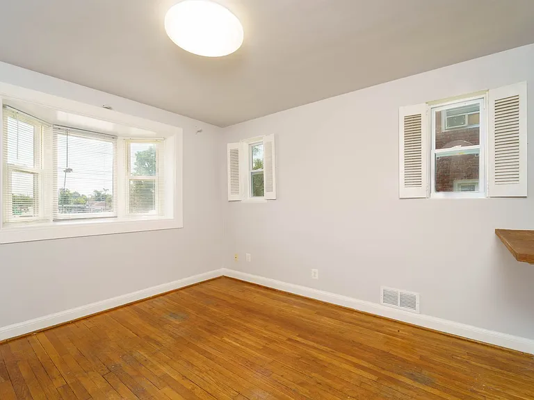 10024 Lorain Ave — Photo 9