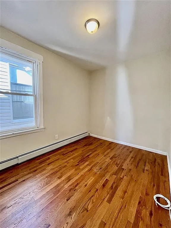 3 bed, 1.0 bath, $2,200 — Photo 3