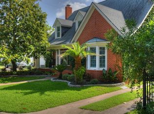 6 Cedar Lawn Dr N, Galveston, TX 77551