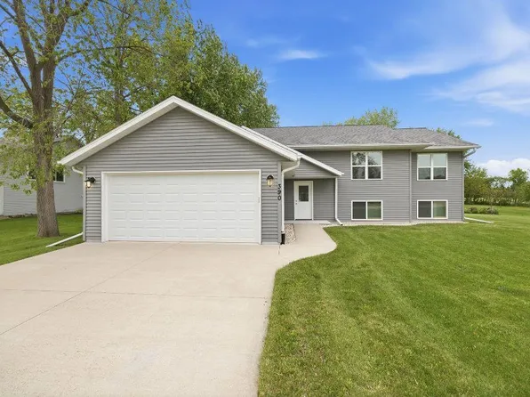 390 Meadow Ln, Columbus, WI 53925