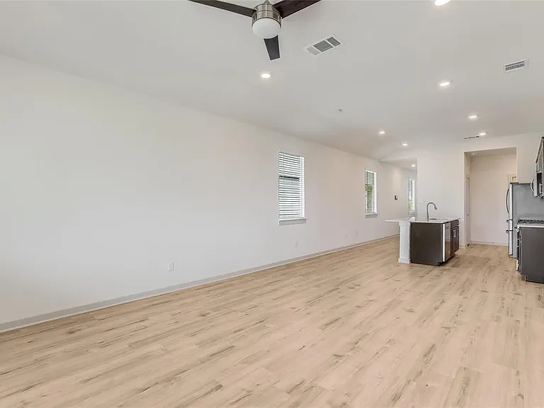341 Wilshire Rd — Photo 19