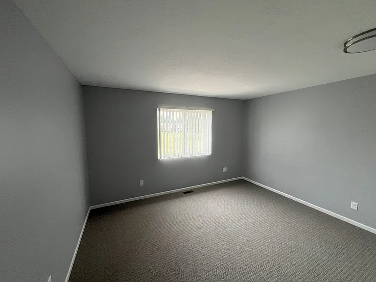2906-2948 Feiger Ln — Photo 23