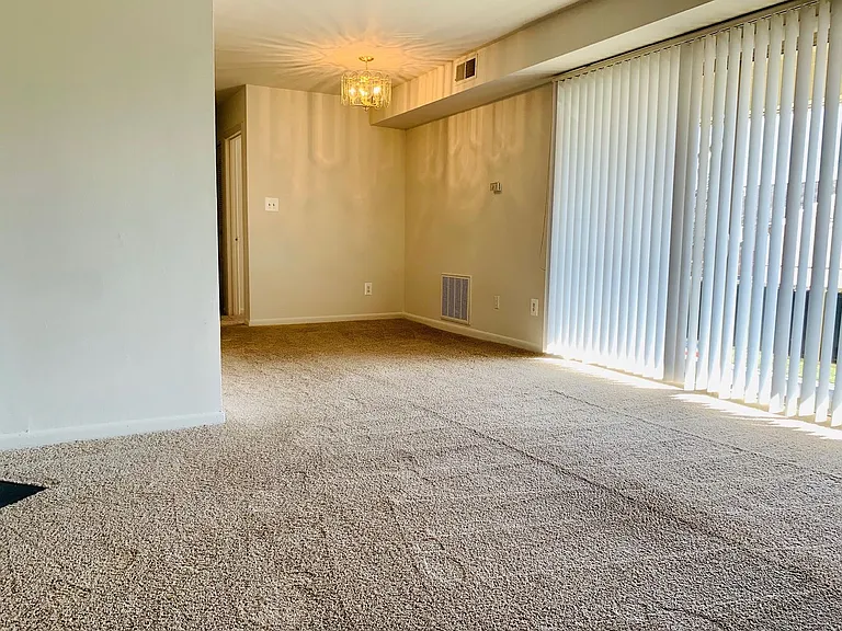 Westgate At Laurel Apartments — Photo 21