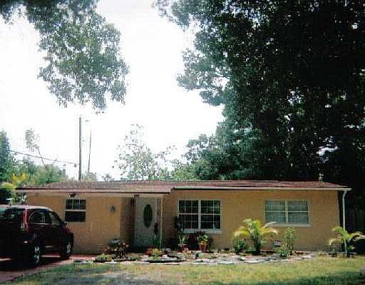 1st image of 7804 N Woodlynne Ave