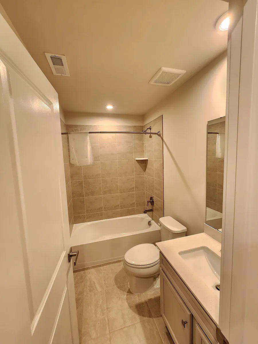 Building Photo - Iron Oak Pl