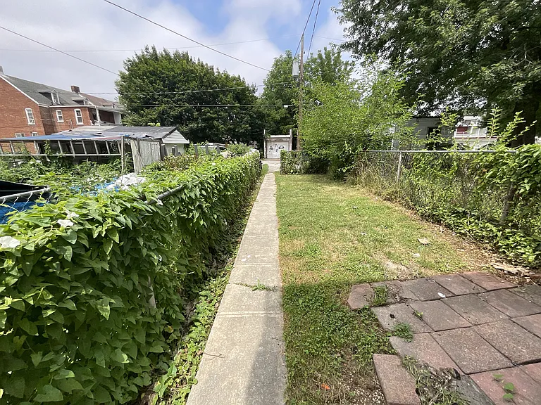 659 W College Ave — Photo 9