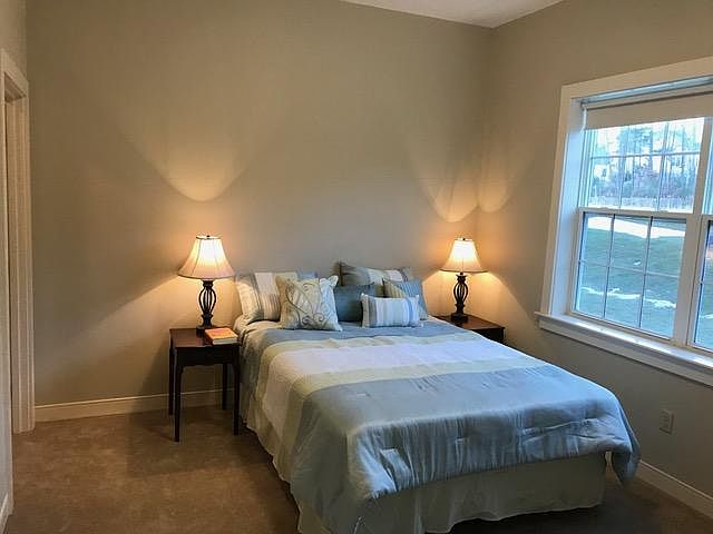 2nd image of 192 Middle Rd Unit 214