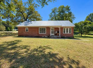 105 Meadowbrook Rd, Plantersville, MS 38862