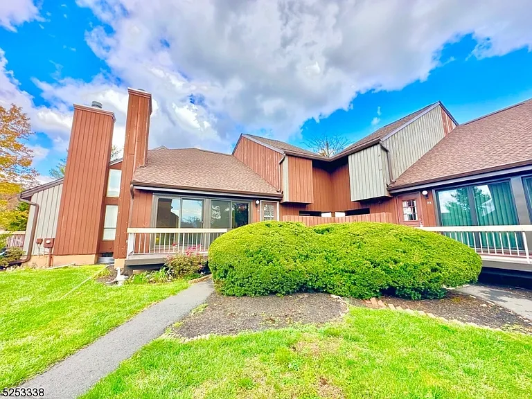 51 Taurus Dr #2D — Photo 1